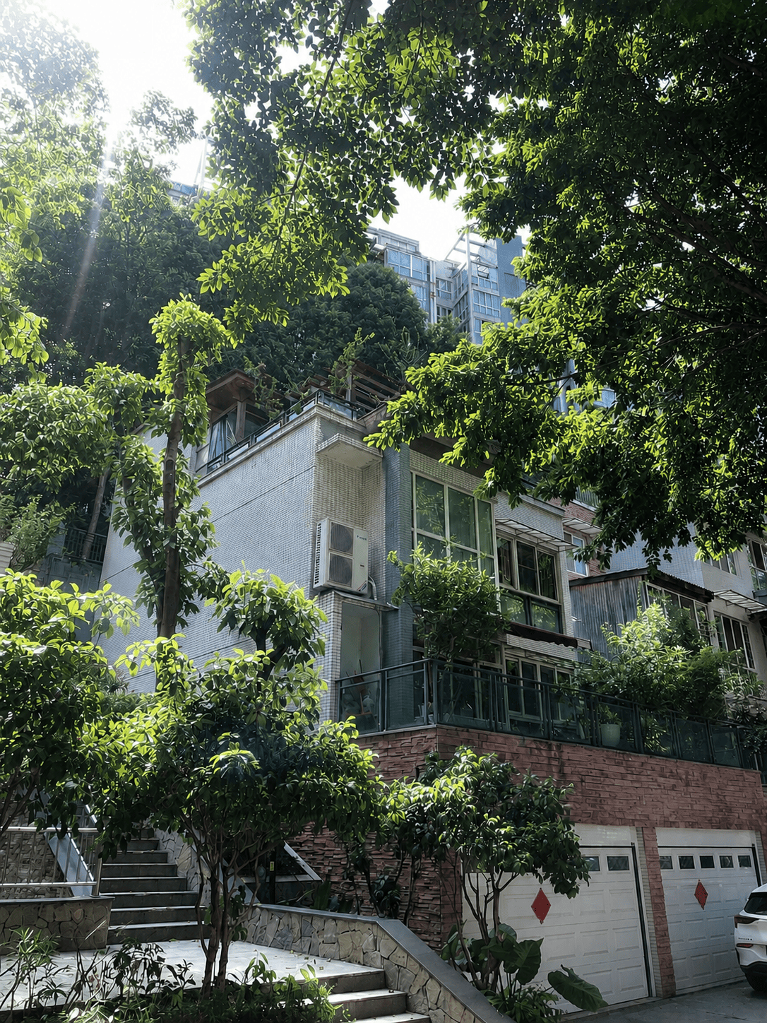 三亚岛居岁月从容升级：小小岛老别墅加装蒂升悦行款电梯